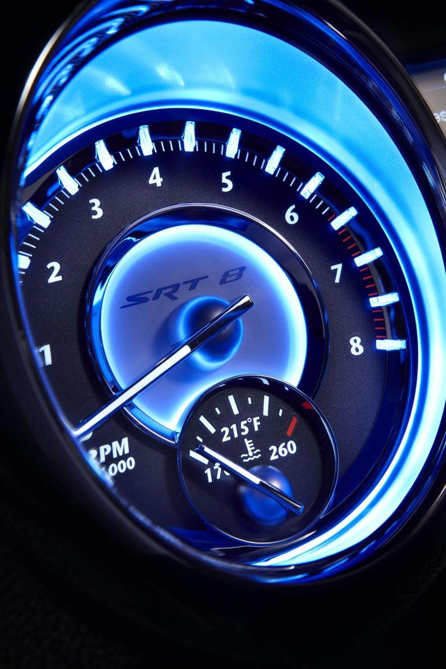  Chrysler 300C SRT8 2012 года  (фото 81 из 100)
